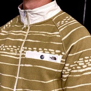 North Face Gordon Lyon 3/4 Heavy Pull Over Size Medium